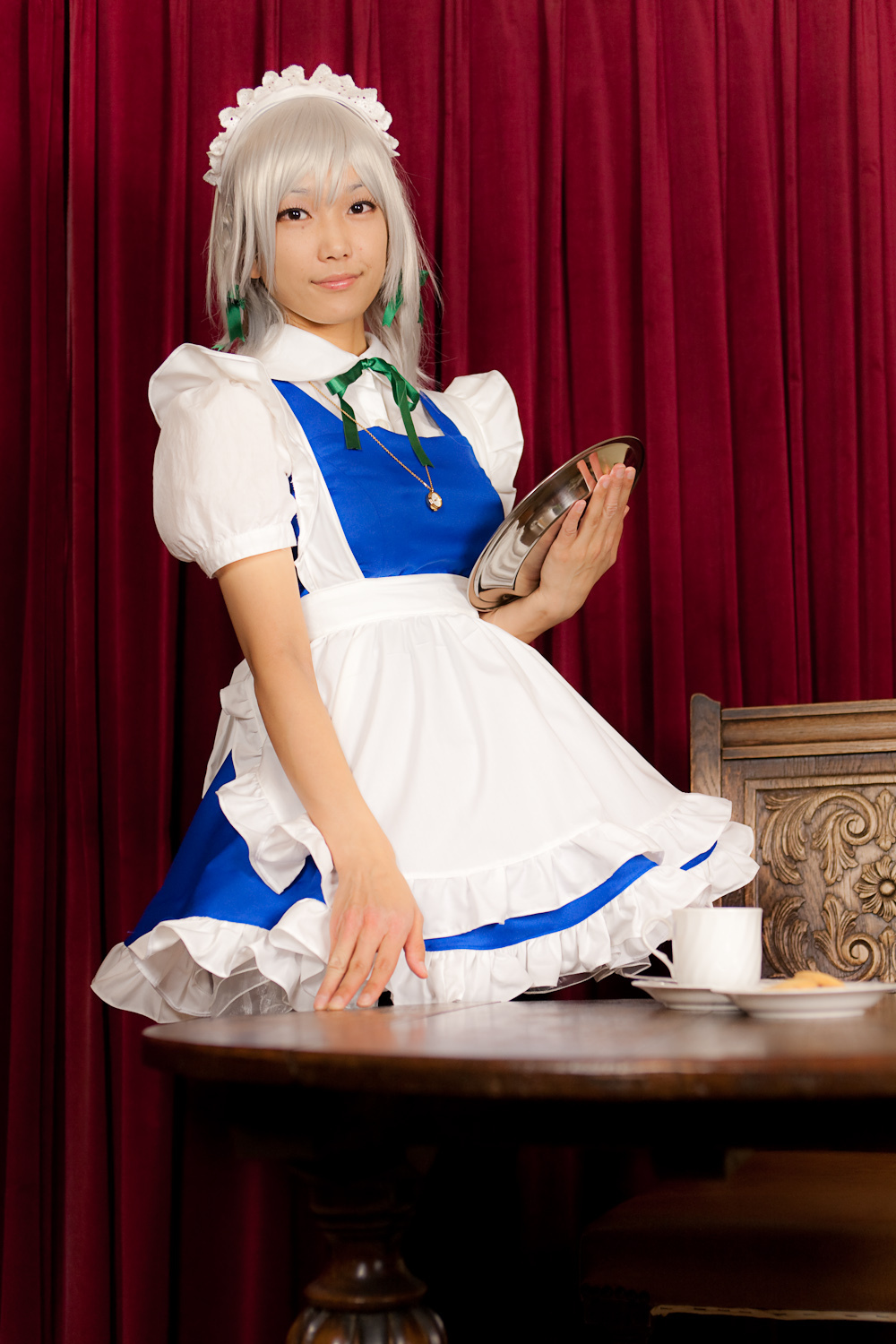 cosplay美女套图 c77 Sakuya Izayoi　白丝假发扮相(1)